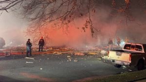 Read more about the article Firefighter killed, 9 injured after explosion hits Virginia home