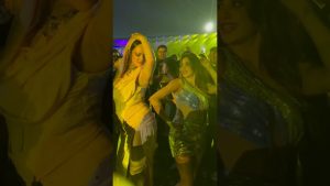 Read more about the article Janhvi Kapoor & Rihanna’s FUN dance on ‘Zingaat’ at Anant Ambani-Radhika’s pre-wedding in Jamnagar😍