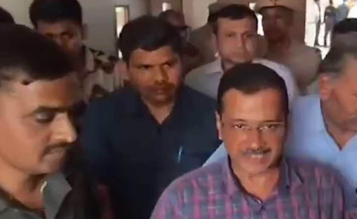You are currently viewing Arvind Kejriwal Challenges Arrest In High Court, Seeks Immediate Release