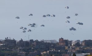 Read more about the article 5 Killed, 10 Injured After Gaza Aid Airdrop Parachute Fails To Open