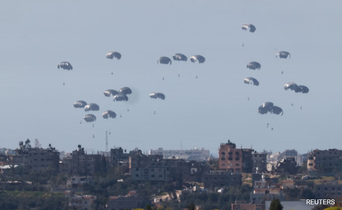 You are currently viewing 5 Killed, 10 Injured After Gaza Aid Airdrop Parachute Fails To Open