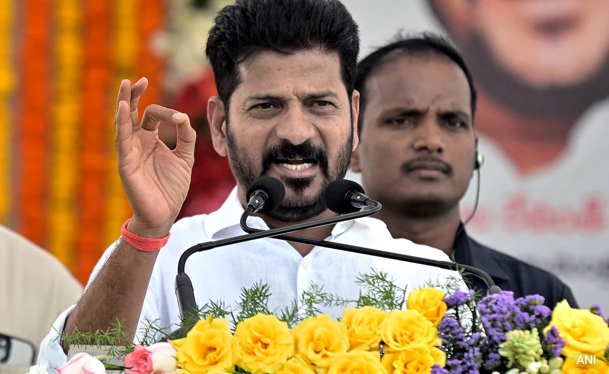 You are currently viewing Those Involved In Phone-Tapping Will Be Sent To Jail, Warns Revanth Reddy