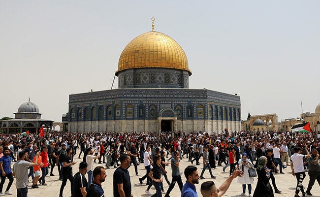 Read more about the article Israel To Deploy Thousands Of Police In Jerusalem For Friday Prayers