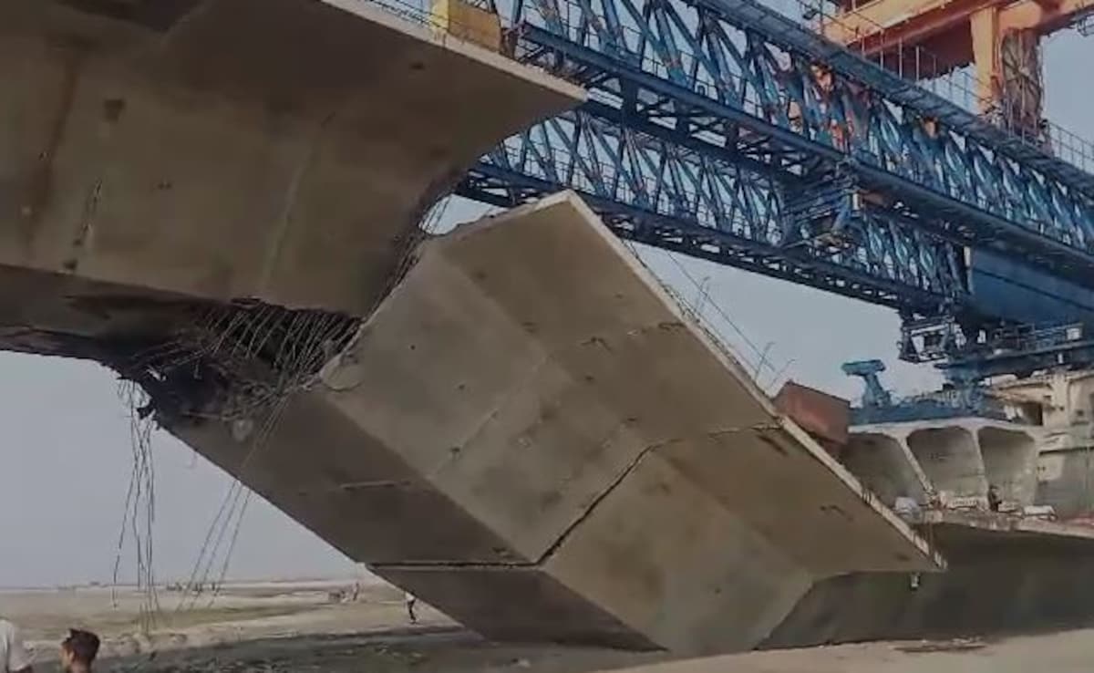 You are currently viewing 1 Dead, Several Trapped As Under-Construction Bridge Collapses In Bihar