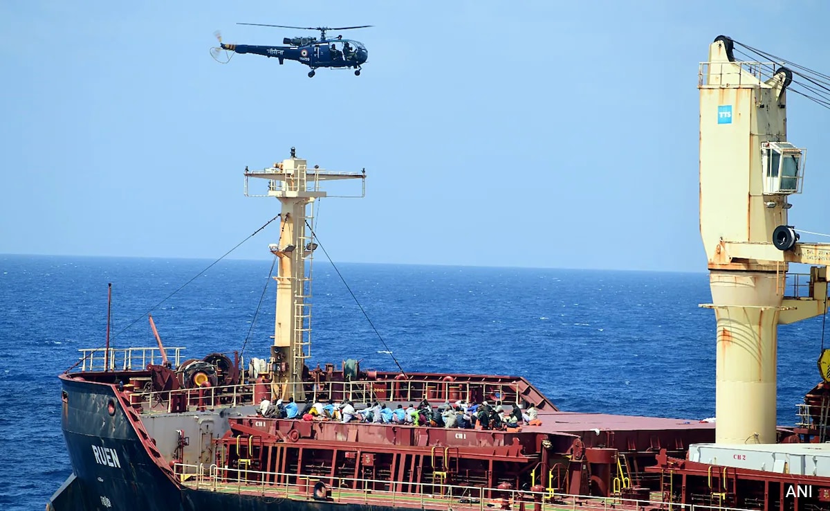 Read more about the article Navy vs Pirates Of The Arabian: Inside India's Daring Red Sea Missions