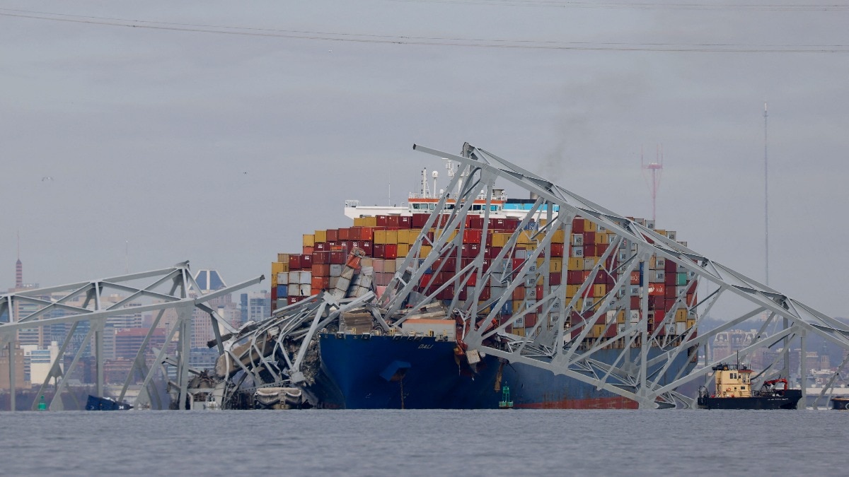 You are currently viewing Baltimore Key Bridge collapse: Cargo ship lost power before collision, 6 people missing