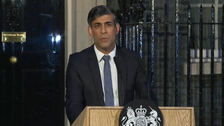 You are currently viewing Rishi Sunak urges need to protect democracy, says extremists trying to tear us apart