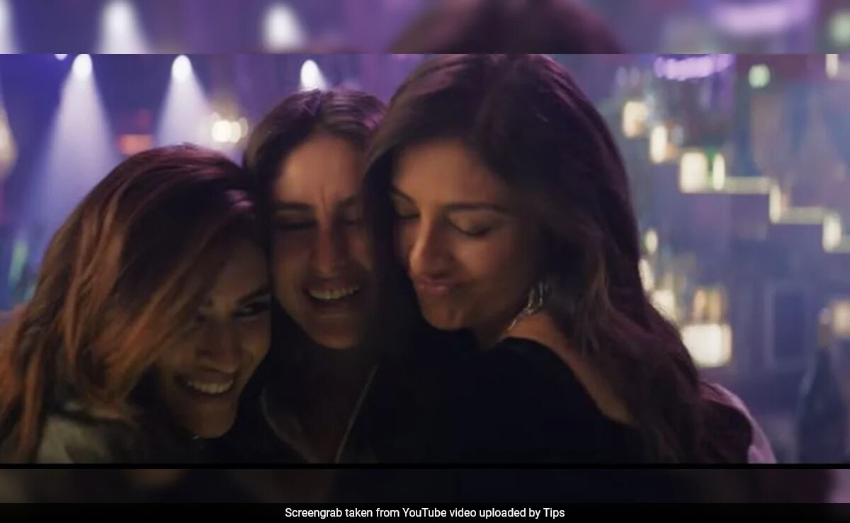 You are currently viewing Crew Song Ghagra: Kareena Kapoor, Tabu And Kriti Sanon's Party Anthem