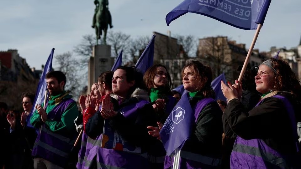 France becomes first country to make abortion a constitutional right