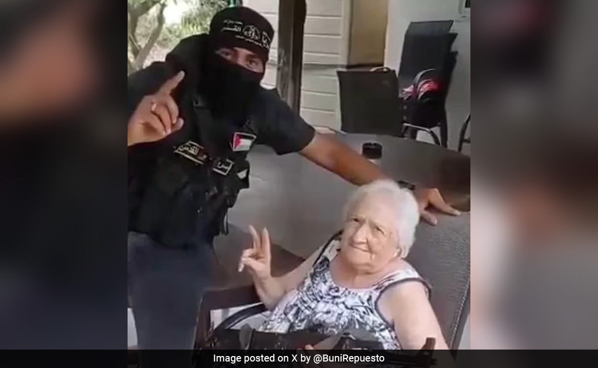 You are currently viewing When Hamas Let Off 90-Year-Old Argentine Woman
