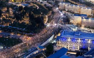 Read more about the article Thousands Rally Against Netanyahu Government In Jerusalem