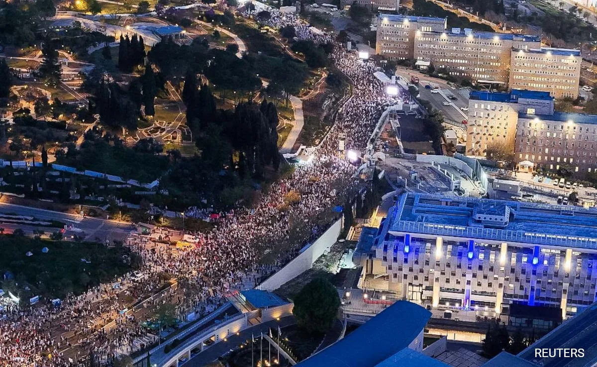You are currently viewing Thousands Rally Against Netanyahu Government In Jerusalem