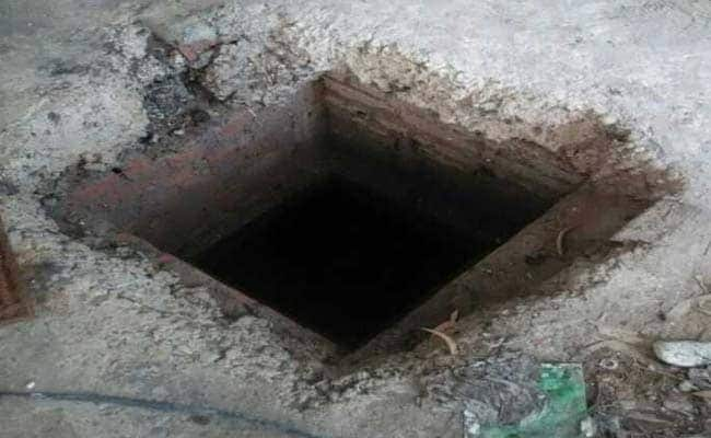 You are currently viewing Death Count In Mumbai Sewer Drain Tragedy Rises To 3