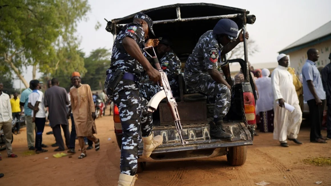 Read more about the article Gunmen kidnap 227 pupils from school in Nigeria