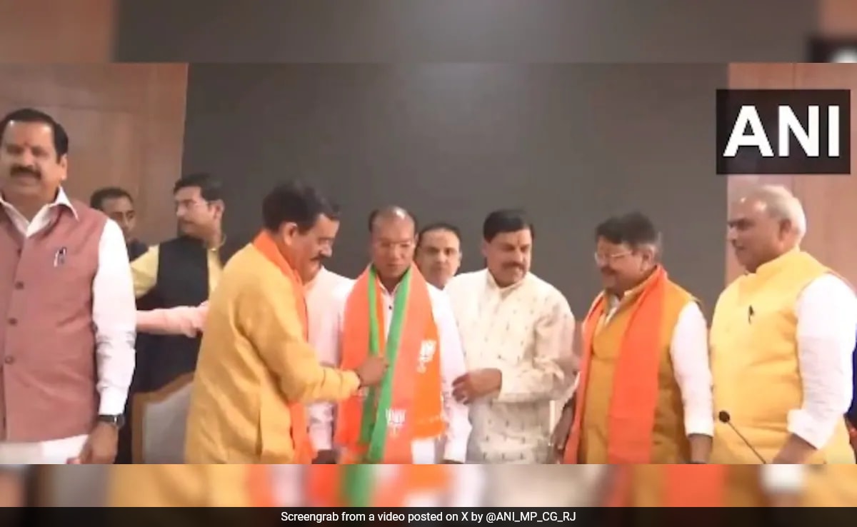 You are currently viewing Kamlesh Shah, Congress MLA From Kamal Nath's Home Turf, Joins BJP