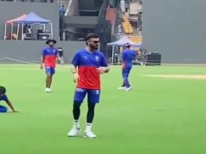Read more about the article Watch: Kohli, Maxwell Show Off Their Football Skills Ahead Of IPL Opener