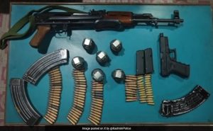 Read more about the article Jaish Terror Module Busted In Srinagar, 3 Operatives Arrested With Weapons