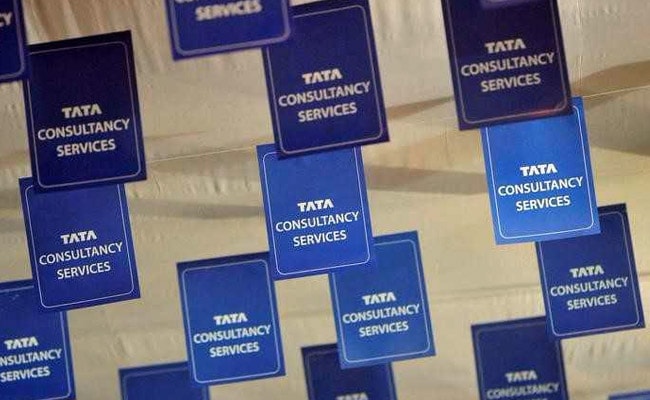 Read more about the article Tata Sons Plans To Offload 23.4 Million Shares In TCS To Raise $1.1 Billion
