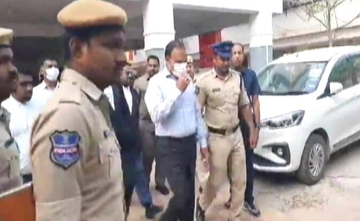 Read more about the article Senior Cop Arrested In Telangana Phone Tap Row Makes Big Claim