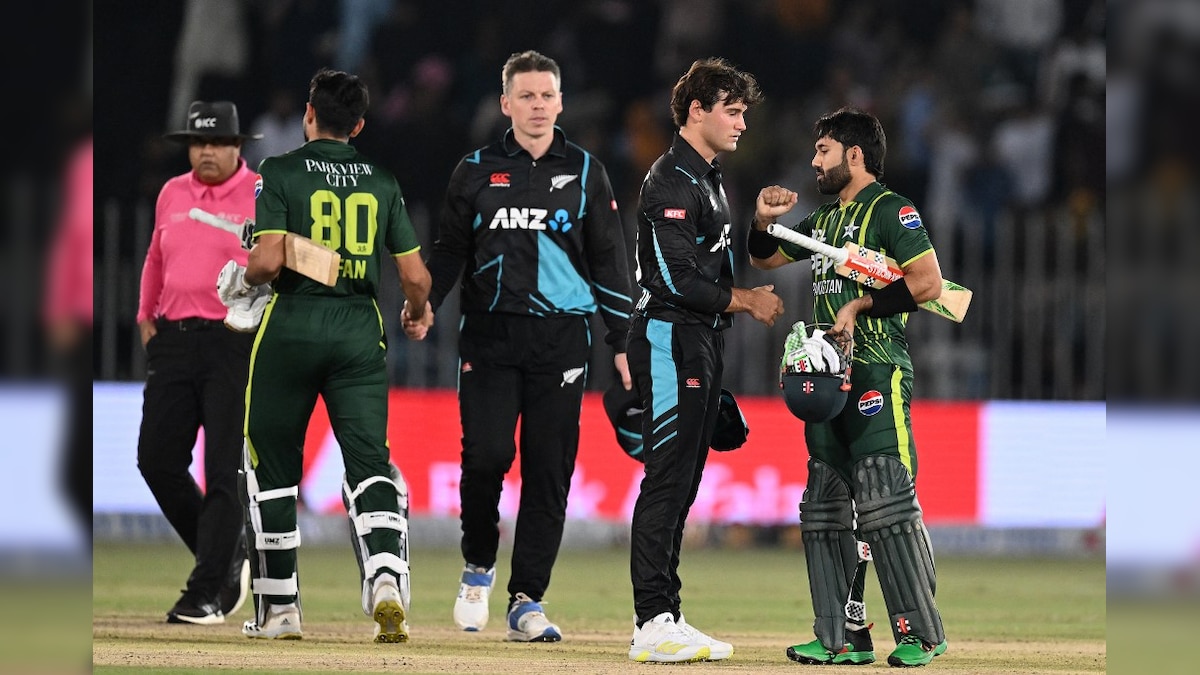 You are currently viewing Pakistan Trounce Depleted New Zealand In Second T20I