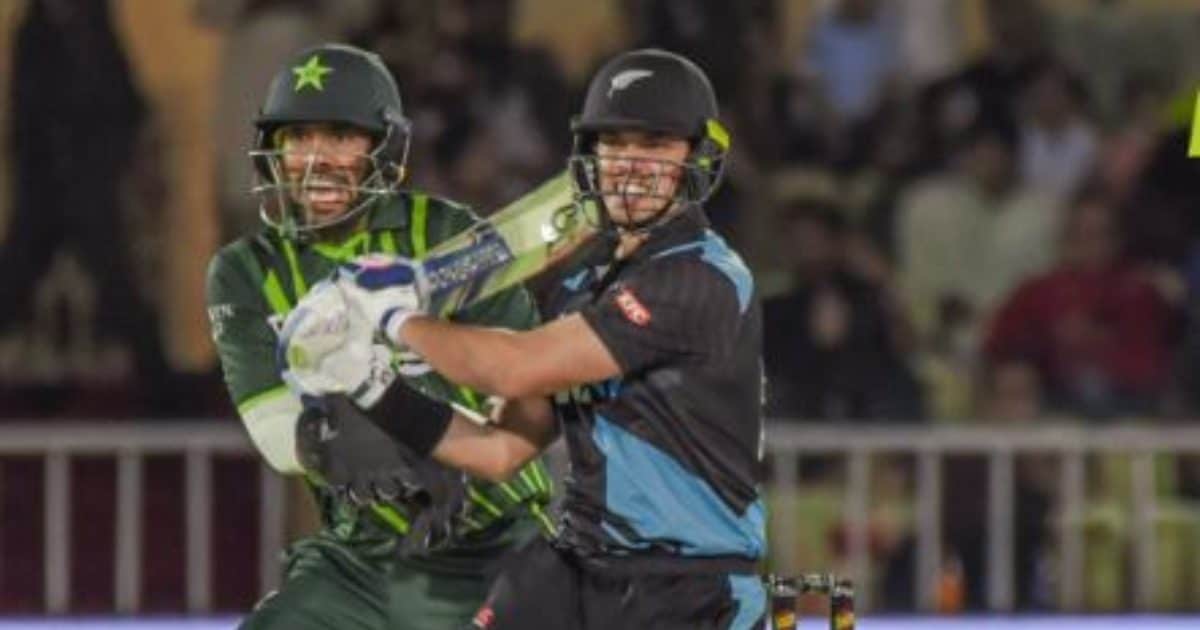 Read more about the article न्यूजीलैंड का पलटवार… तीसरे टी20 में पाकिस्तान को दी पटखनी