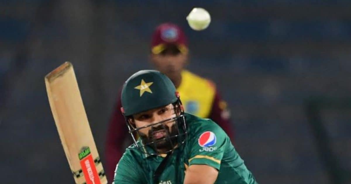 Read more about the article पाकिस्तान ने 13वें ओवर में जीता टी20 मैच, कीवियो को किया 90 पर ढेर
