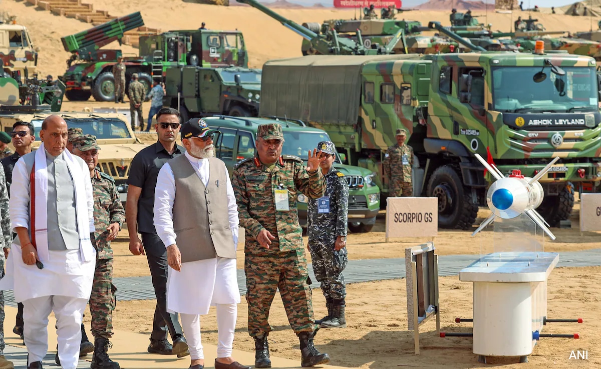Read more about the article India's Defence Exports Cross Rs 21,000 Crore-Mark For First Time