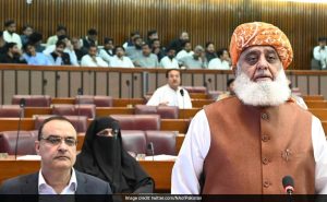 Read more about the article Maulana Fazlur Rehman: India Dreaming Of Becoming Superpower, We Are Begging For Bankruptcy: Pakistan Leader