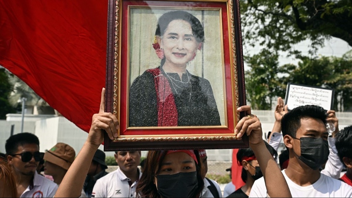Read more about the article Jailed Myanmar leader Suu Kyi moved to house arrest: Report