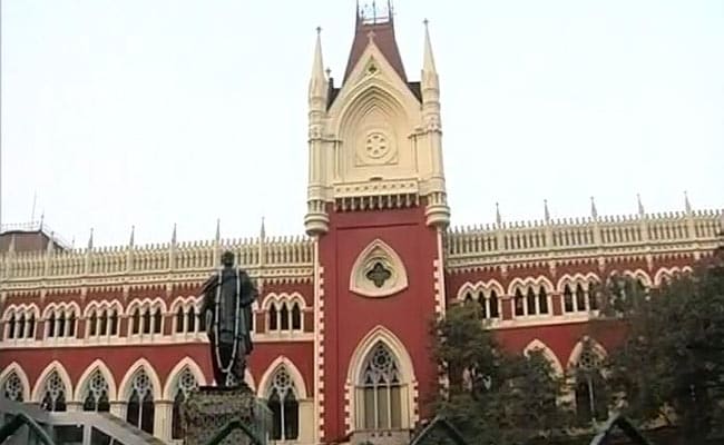 You are currently viewing Lawyers Allowed To Skip Gown At Calcutta High Court Amid Heatwave