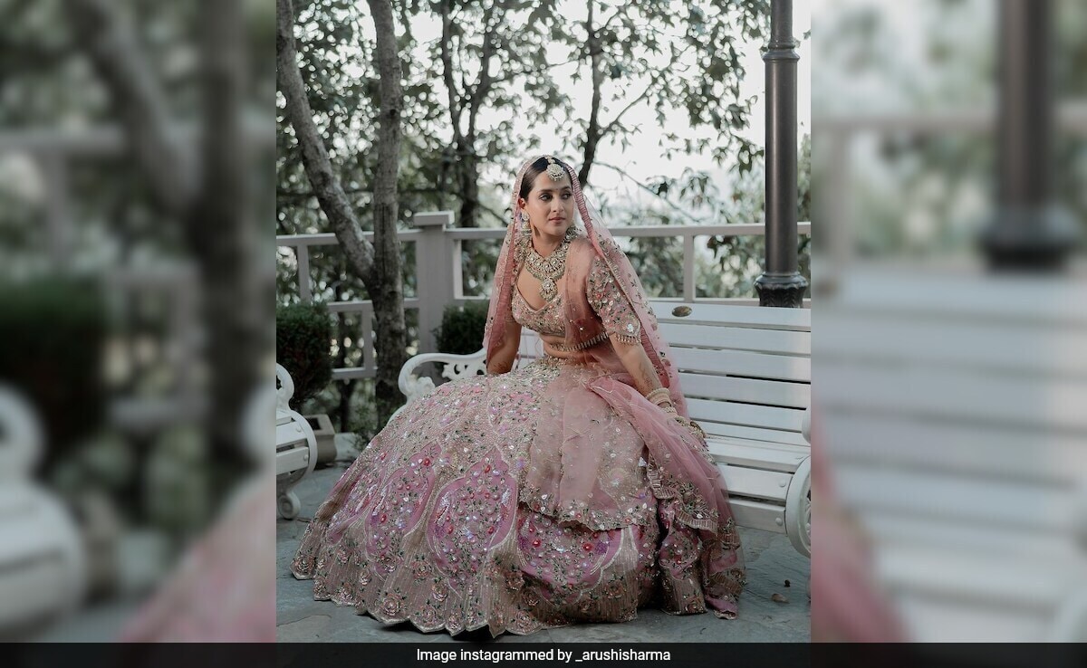 You are currently viewing Love Aaj Kal 2 Actress Arushi Sharma Is A Happy Bride In Unseen Pics From Wedding