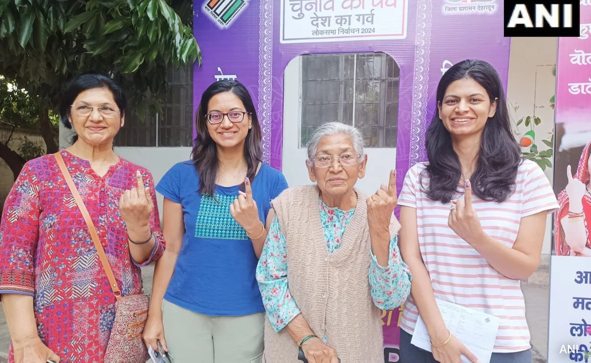 Read more about the article 'Nari Shakti' In Uttarakhand: 3 Generations Of Women From One Family Vote