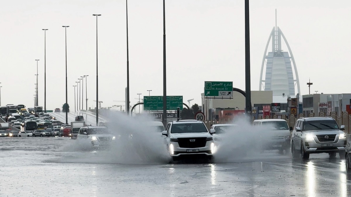 You are currently viewing Videos: Dubai receives a year’s worth of rain in a day, airport flooded