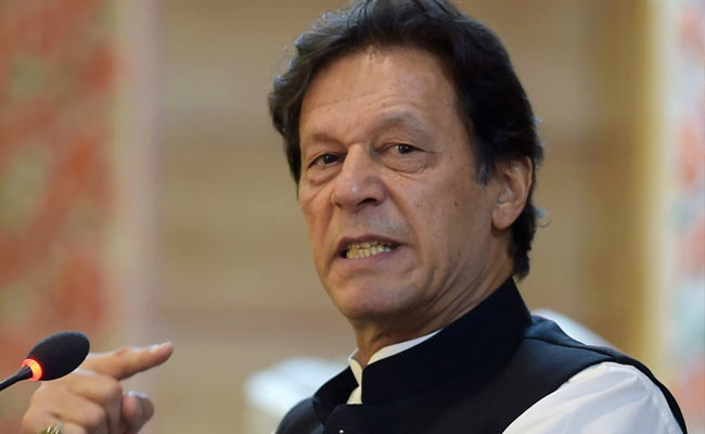 Read more about the article Ex-Pak PM Imran Khan, Wife Banned From Criticising State Institutions, Officials