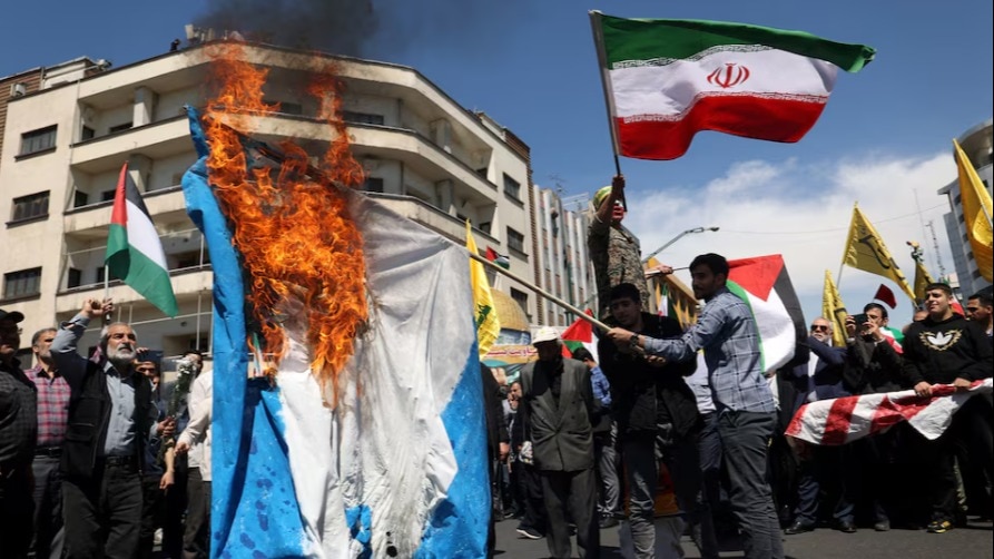 You are currently viewing Iran vows to avenge embassy strike by Israel but without major escalation, say sources
