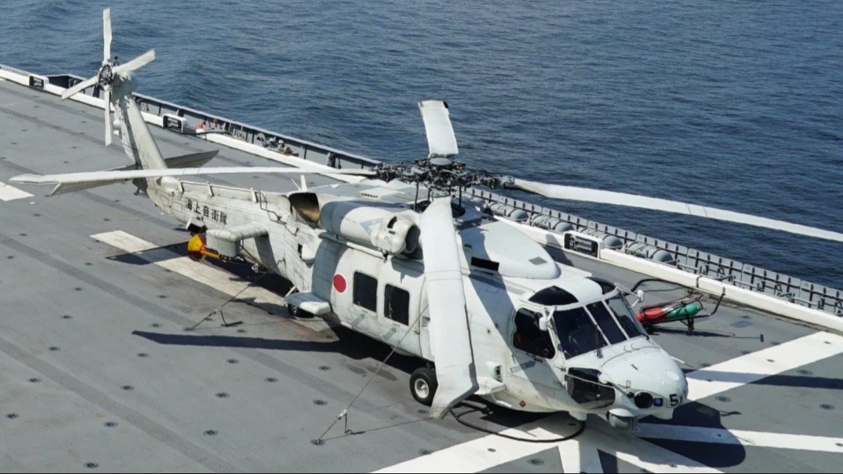 You are currently viewing 2 Japanese navy helicopters, carrying 8, ‘crashed’ in Pacific Ocean, search on