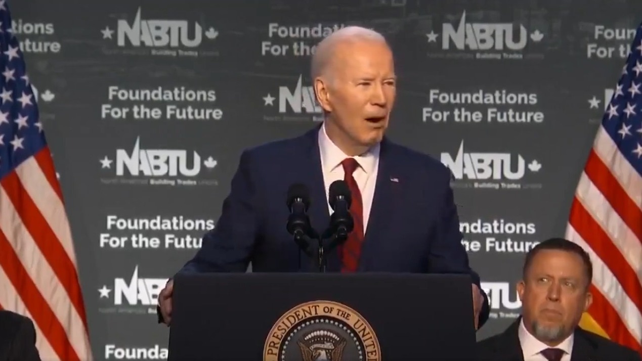 You are currently viewing Joe Biden latest gaffe: ‘Four more years, pause’: Biden reads teleprompter script during speech at trade union conference
