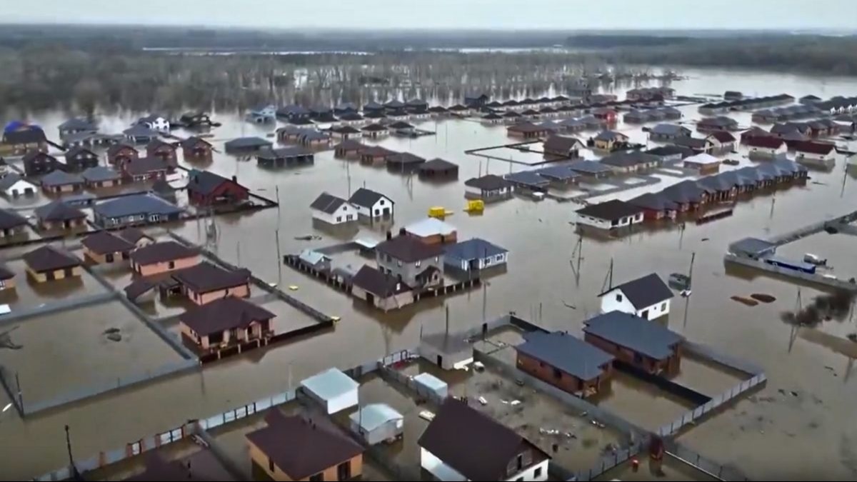 Read more about the article Watch: Drone footage of huge floods in Kazhakastan