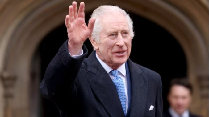 You are currently viewing King Charles to visit cancer centre as he resumes public duties today