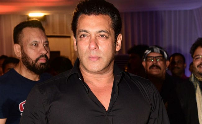 You are currently viewing Gunshots Heard Outside Salman Khan's Home In Mumbai, Police Investigate