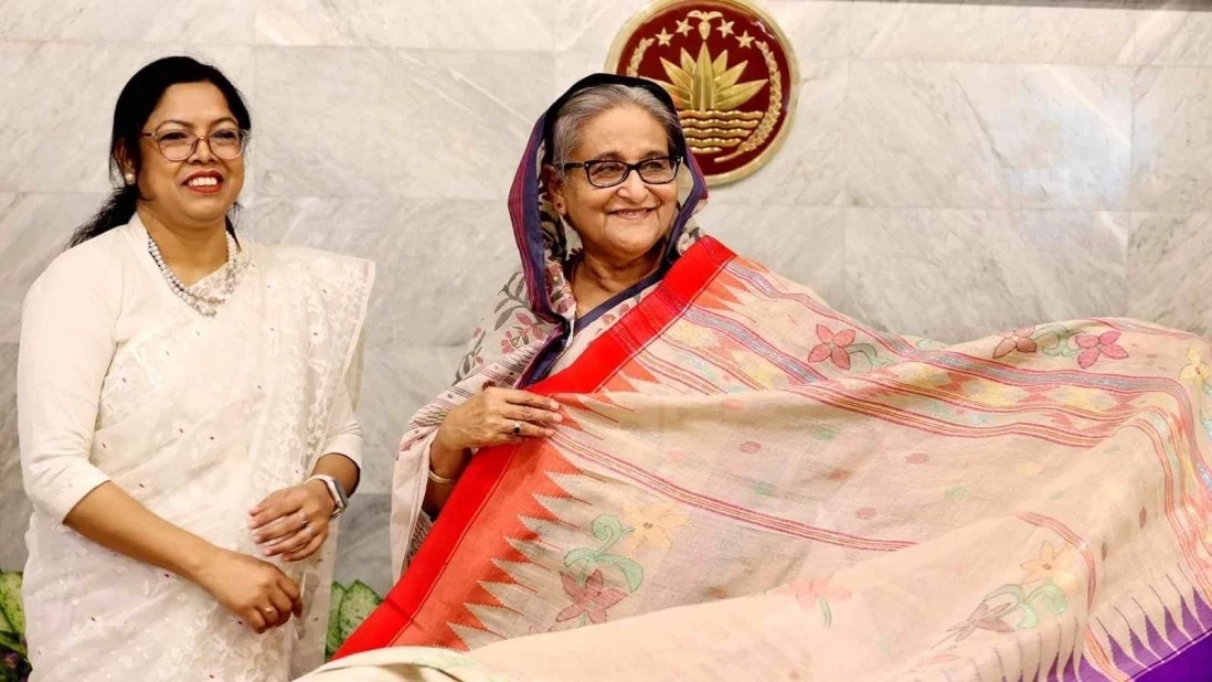 You are currently viewing Sheikh Hasina uses Indian sarees to attack Bangladesh ‘boycott India’ campaign