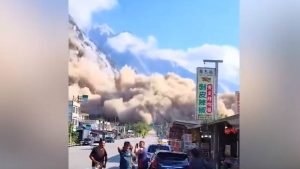 Read more about the article Taiwan earthquake videos: Tilted buildings, massive landslides as 7.4-magnitude quake strikes
