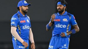 Read more about the article Ex-India Star Predicts Rohit Replacing Hardik As MI Skipper. Sehwag Reacts