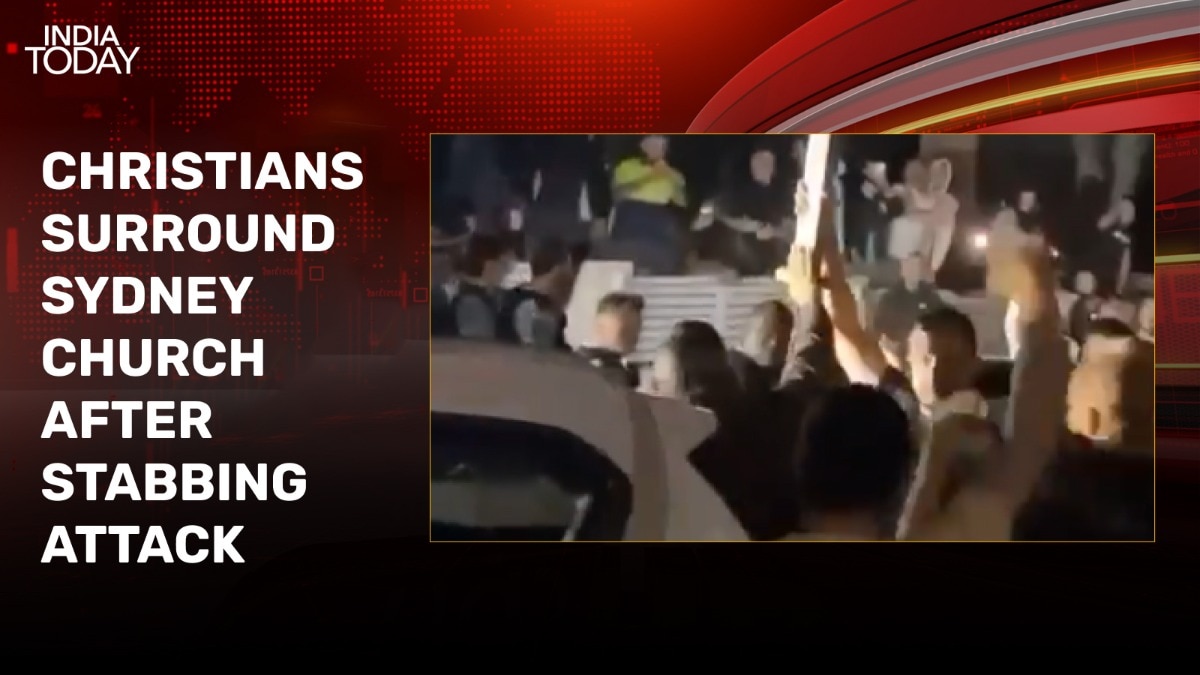 You are currently viewing Watch: Christians surround Sydney church after stabbing incident