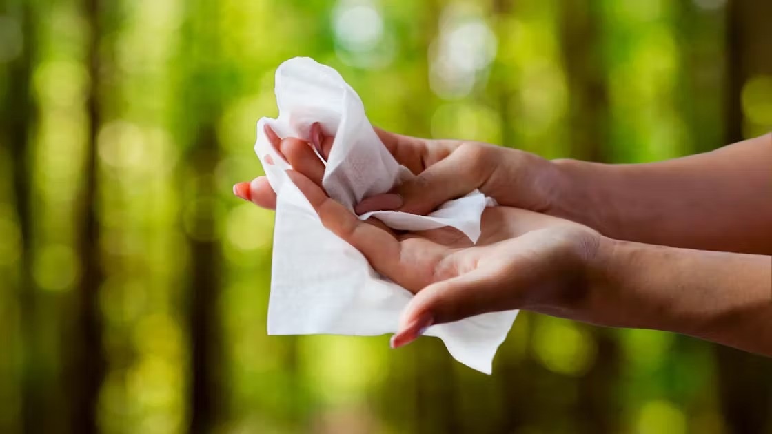 You are currently viewing Wet wipes containing plastic to be banned from sale in UK