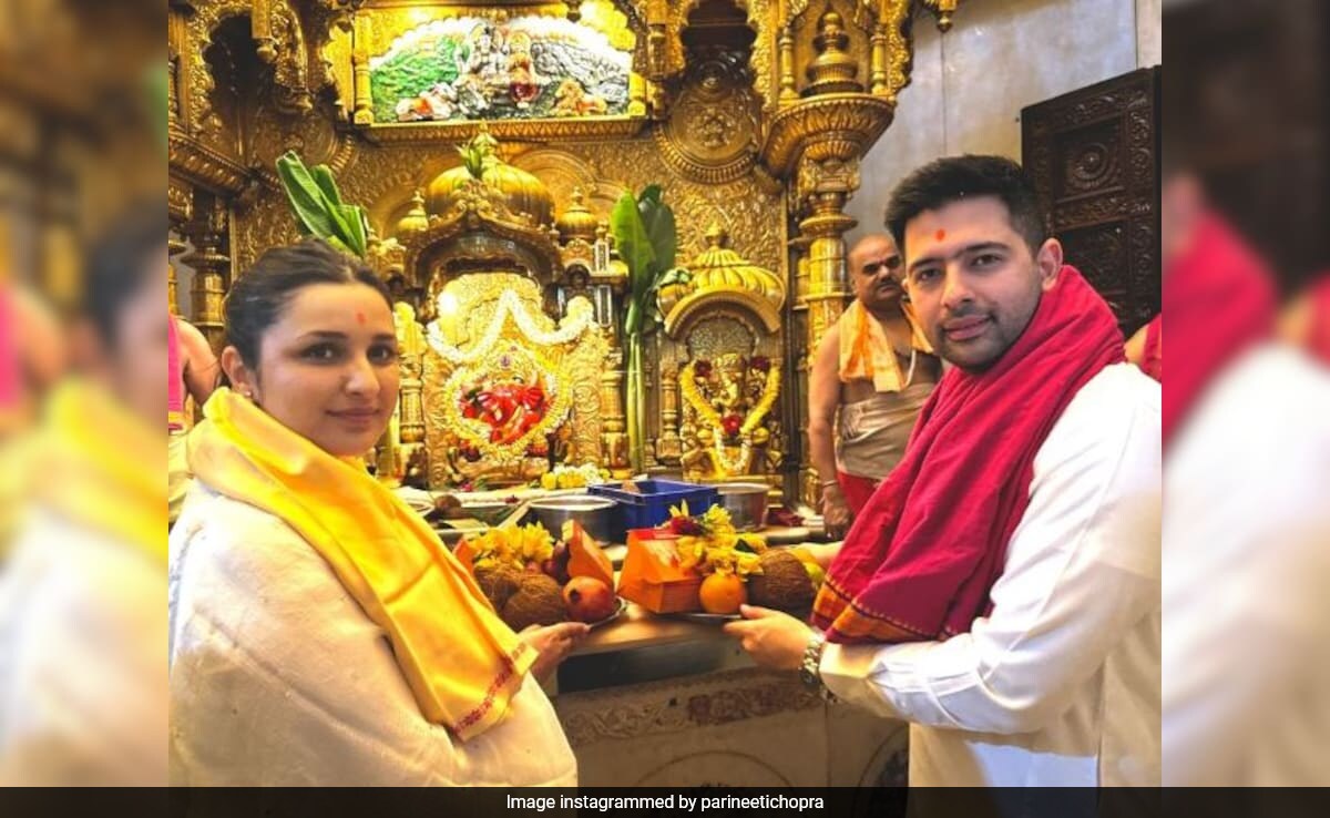 Parineeti Chopra And Raghav Chadha Offer Prayers At Siddhivinayak Temple. See Pic