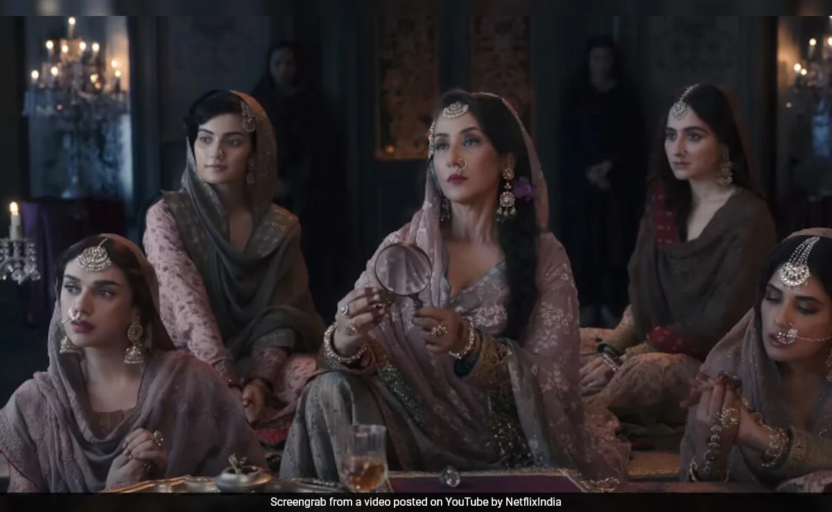 You are currently viewing Priyanka Chopra On Sanjay Leela Bhansali's Heeramandi: "I Remember How Much You Wanted To Make This"