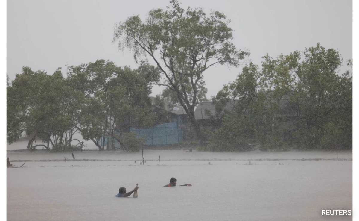 Read more about the article At Least 16 Dead In India, Bangladesh Due To Cyclone Remal