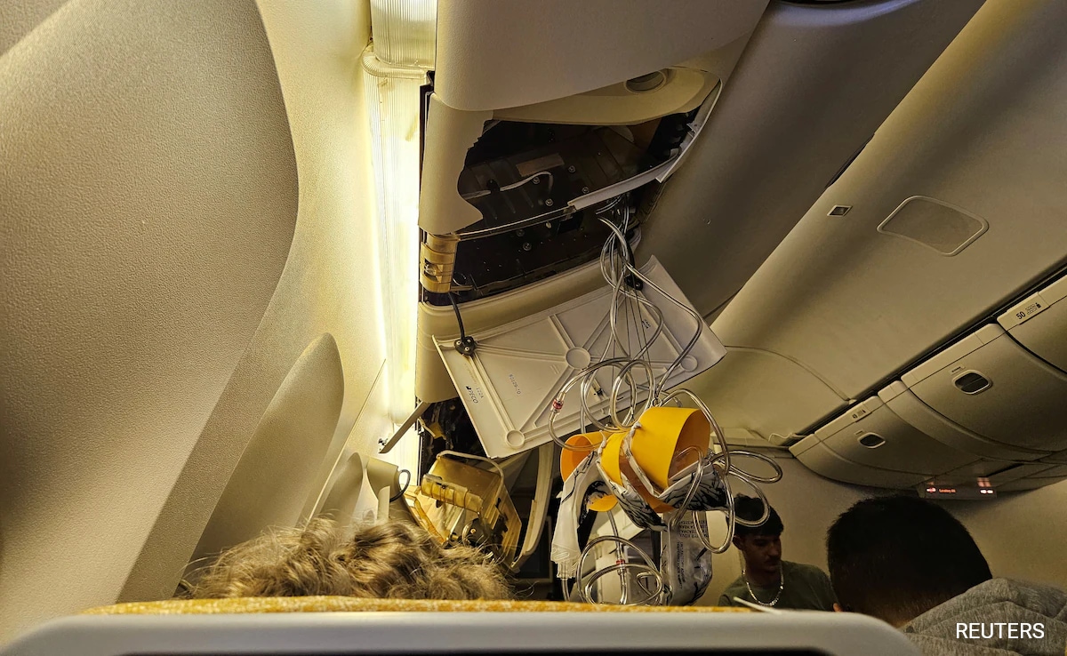 Read more about the article Singapore Airlines Flight Flew Through Dangerous Zone That Pilots Fear: Report