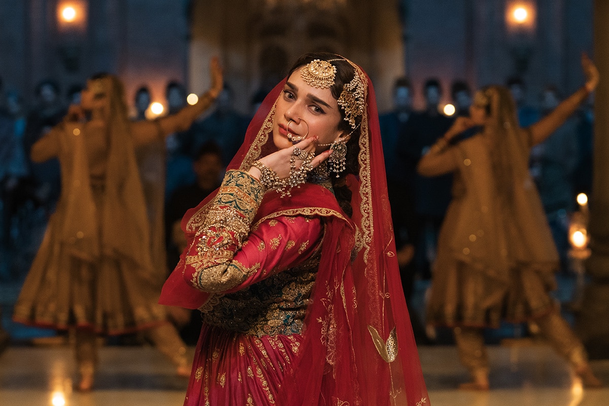 Read more about the article Heeramandi Review: Sanjay Leela Bhansali's New Netflix Series Is a Visual Treat That Won't Keep You Hooked